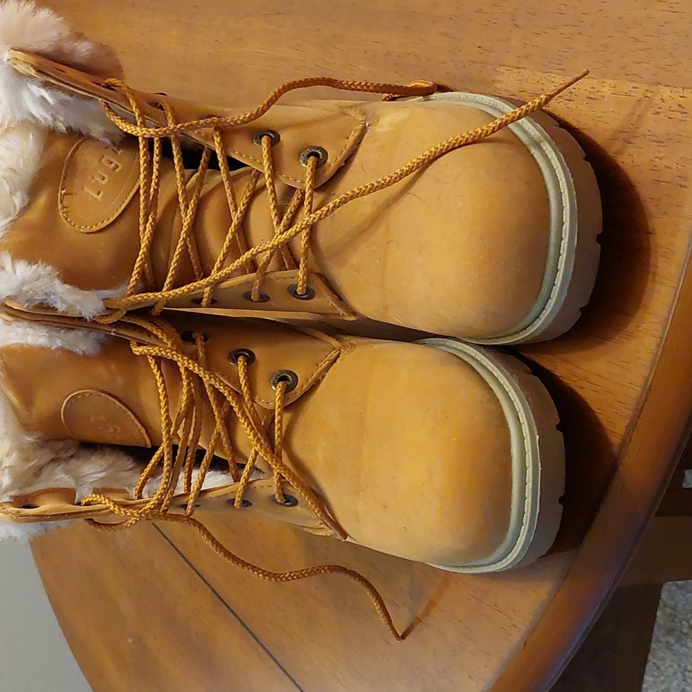 Women's boots